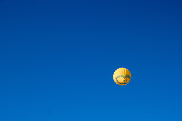 balon baloniarstwo latanie niebo niebieskie © Piotr