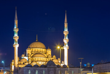 Fototapeta na wymiar Yeni cami in Istanbul