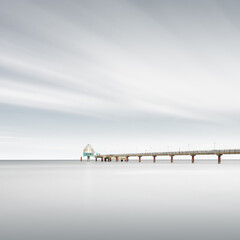Seebrücke Zingst mit Tauchgondel an der Ostsee