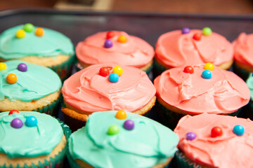 blue and pink cupcakes