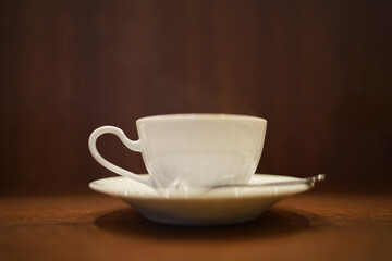 テーブルに置かれたコーヒー