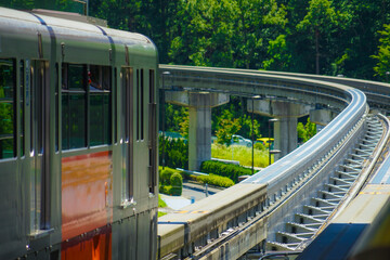 Naklejka premium 多摩都市モノレールと新緑