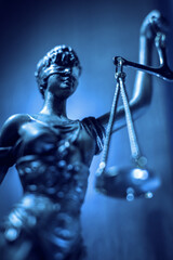 lady justice statue with scales and blindfold - obrazy, fototapety, plakaty