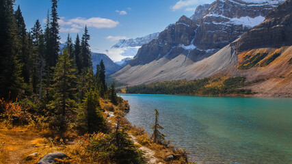 Fototapeta na wymiar Scenic Bow lake landscape in Banff national park