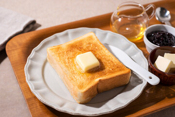 バタートースト（はちみつとジャム）