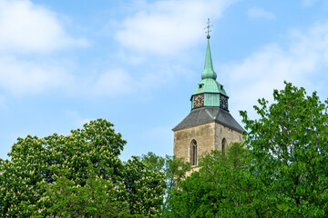 Fototapeta na wymiar Kirchturm der St. Martinus Kirche in Greven,