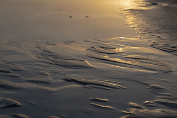O wschodzie słońca na plaży Fuerteventura