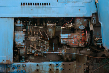 The internal arrangement of the old dirty machine of a large machine