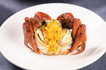 steamed chinese mitten crab, shanghai hairy crab with lots of crab roe