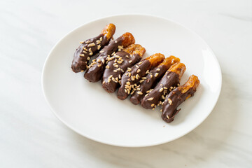 banana chocolate coating or banana dipped chocolate