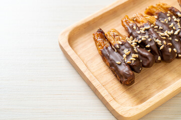 banana chocolate coating or banana dipped chocolate