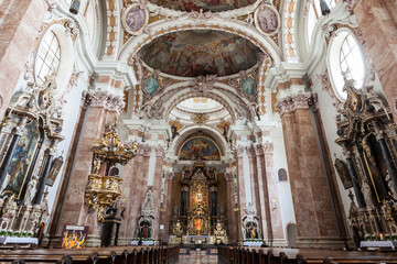 Fototapeta na wymiar St. James Cathedral, Innsbruck