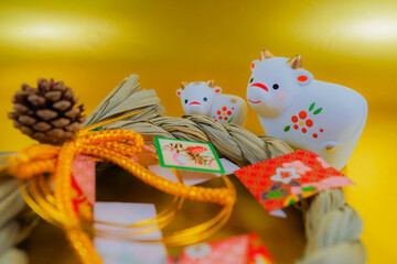 丑年の年賀状・新年素材（2021年新年干支）