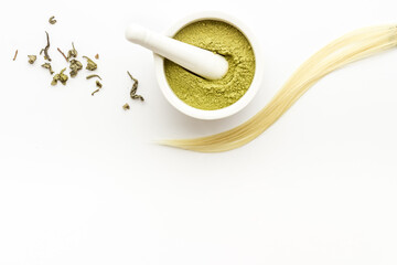 Henna powder with curl hair for natural color dyeing
