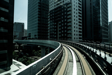 Fototapeta na wymiar ゆりかもめ東京臨海新交通臨海線から見える東京の街並み