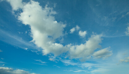 Naklejka na ściany i meble Day sky with white clouds