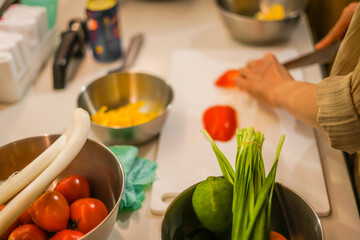 料理教室の調理風景