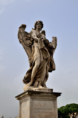 Obraz premium angel statue at Aelius bridge (Ponte Saint'Angelo) over the river Tiber - Rome, Italy