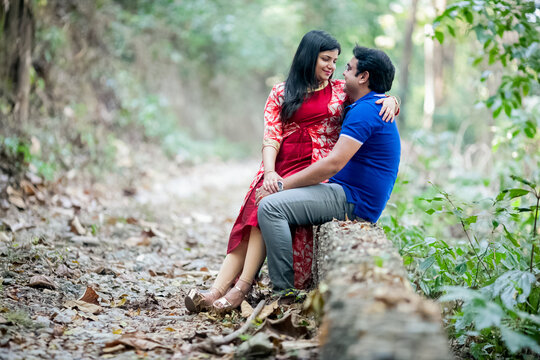 2,565 BEST Romance India Woman IMAGES, STOCK PHOTOS & VECTORS | Adobe Stock