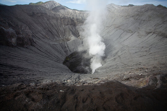 Volcano Eruption Crater View Asia Exotic Rock Top Mountain Smoke