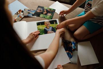 Children making present for friend