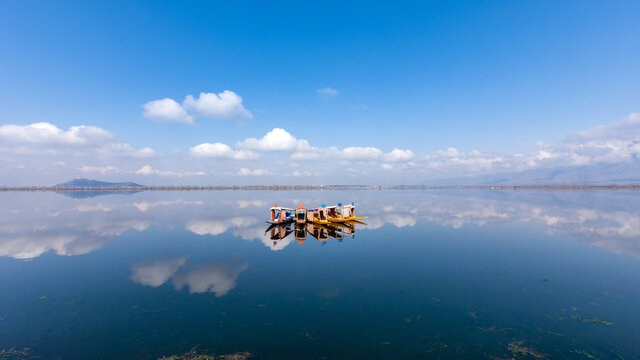 Dal Lake in Srinagar, Kashmir