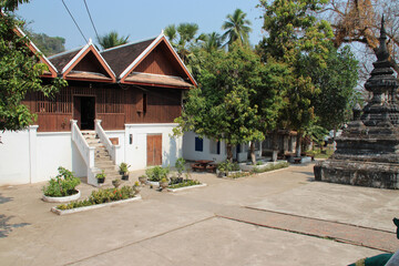 Fototapeta na wymiar buddhist temple (wat aham) in luang prabang (laos) 