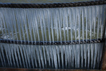 Cool swinging icicles 