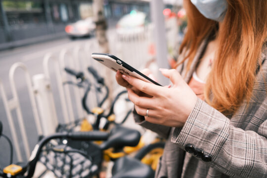 using mobile phone scan shared bicycle