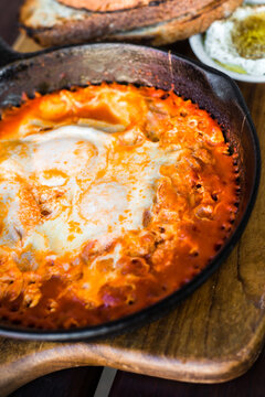 shakshuka in pan