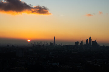 Fototapeta na wymiar London skyline sun rise