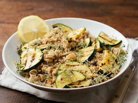 Hemp pasta with grilled zucchini