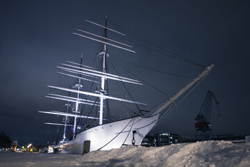 Fototapeta premium Vintage white sailing ship is moored in Turku port