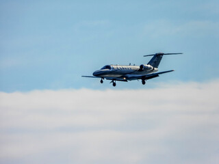 Avion d'affaire en vol