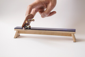 finger skateboard, home entertainment. for kids and adults.