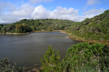 Obraz premium Veduta del lago Baratz
