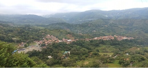 Paisaje pueblo colombiano