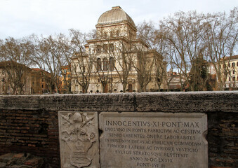 Tempio Maggiore (synagogue) of Rome seen from the Tiber Island. Inscription 