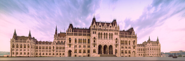 Fototapeta na wymiar Parliament building in Budapest on a sunset with reflection