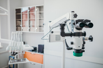 dental microscope in dentistry