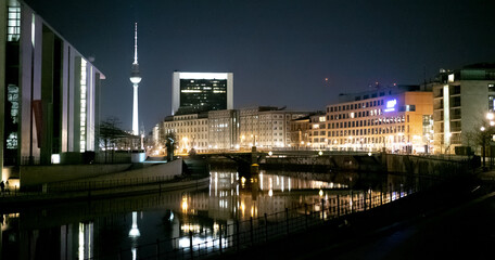 Fototapeta premium Berlin Government quarter at night - travel photography