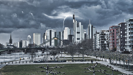 Frankfurt am Main bei Gewitter 