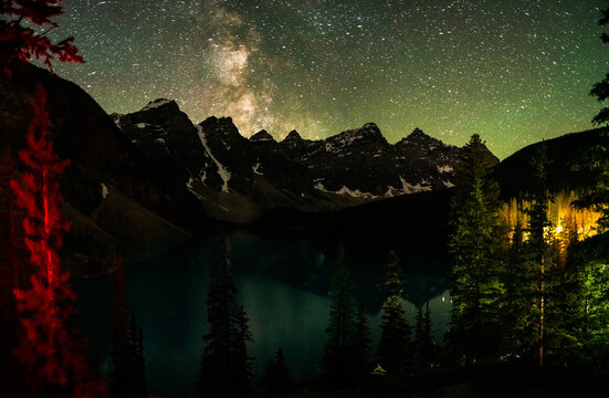 milky way over moraine lake