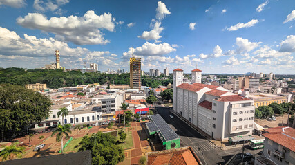 Dia ensolarado em Cuiab&aacute;