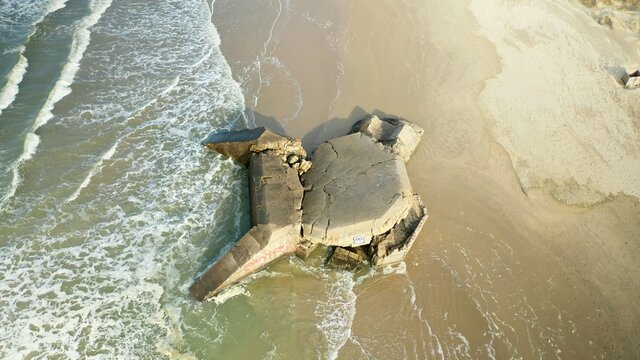 Blockhaus sur la plage de Leffrinckoucke