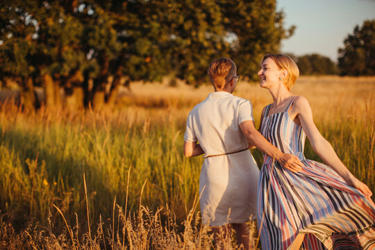 dancing women