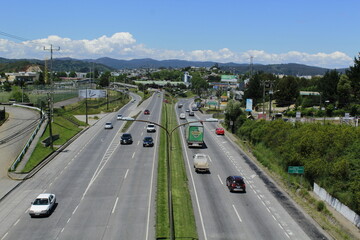 Tráfico en la avenida.