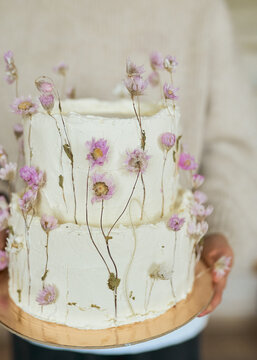 wedding cake in the style of boho rustik for the bride and groom