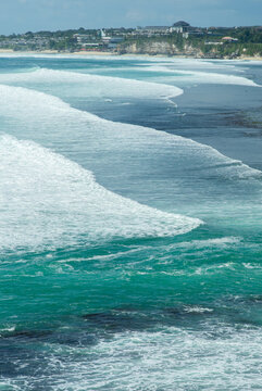 View of huge waves from a great height