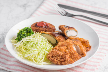 揚げ物の盛り合わせ